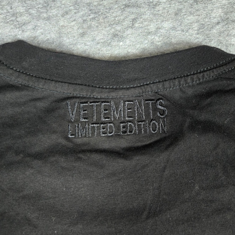 Vetements Unisex Black Adult Entertainment Restricted Graphic T-Shirt XL - Picture 6 of 9